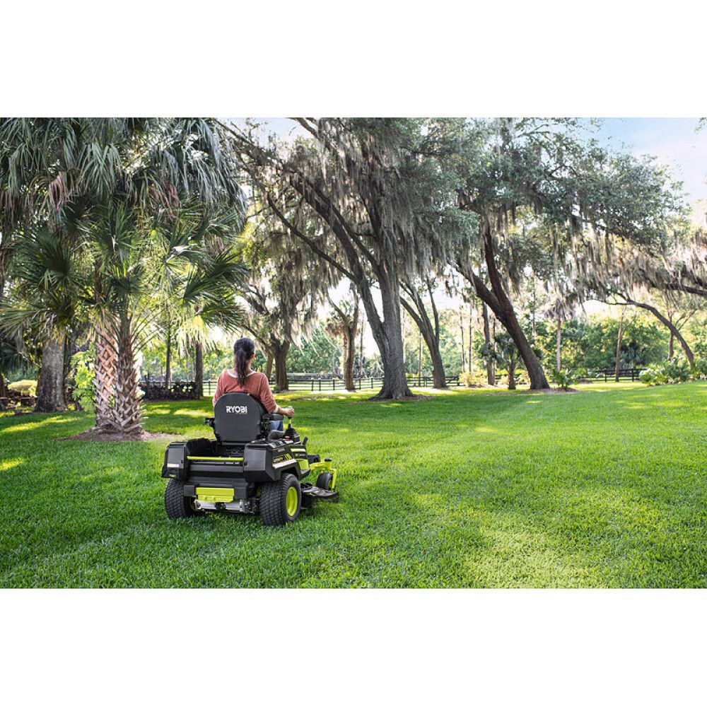 Sláttutraktor rafmagns Zero turn RY72ZTRX107-210