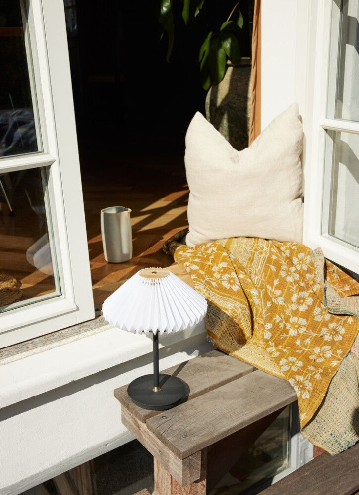 Borðlampi rafhlöðu Paris Ø24 cm svartur/hvítur