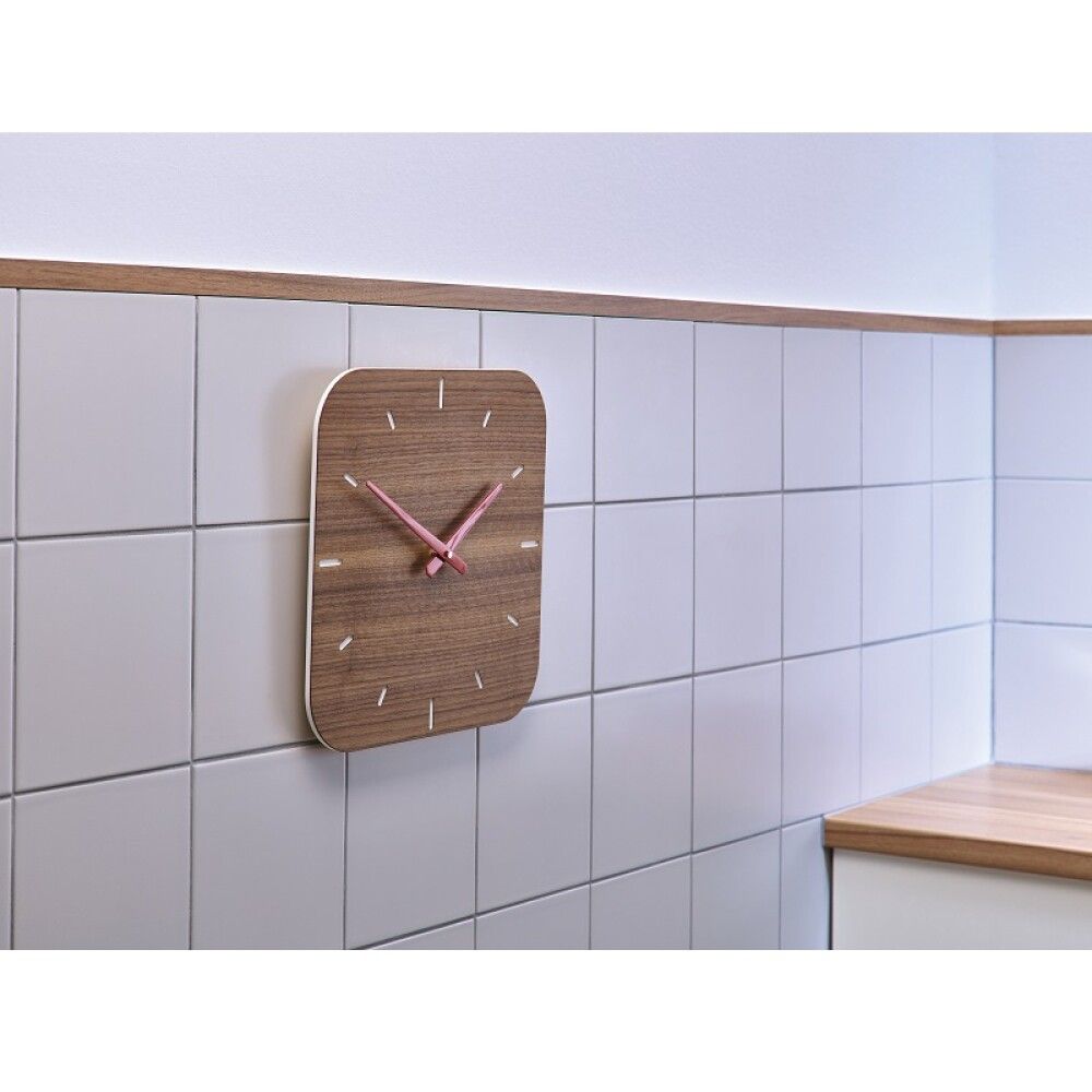 Veggfesting á flísar og málm límd Tesa 2kg 2stk