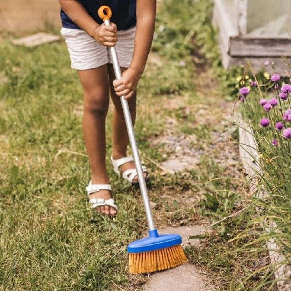 Garðverkfæra sett fyrir börn kústur og hrífa Fiskars
