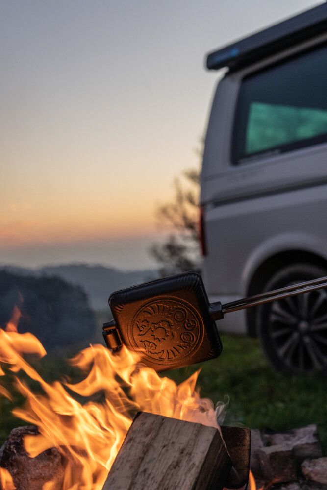 Samlokugrill með handfangi Petromax steypujárn