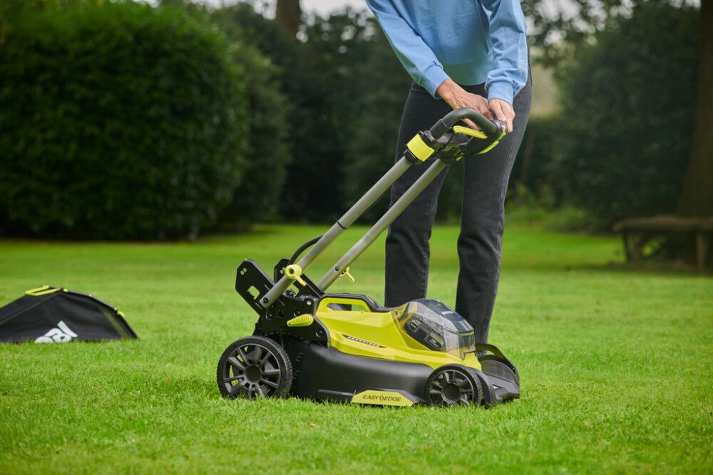 Sláttuvél 18V 40cm Ryobi ONE+ RY18LMX40C-250