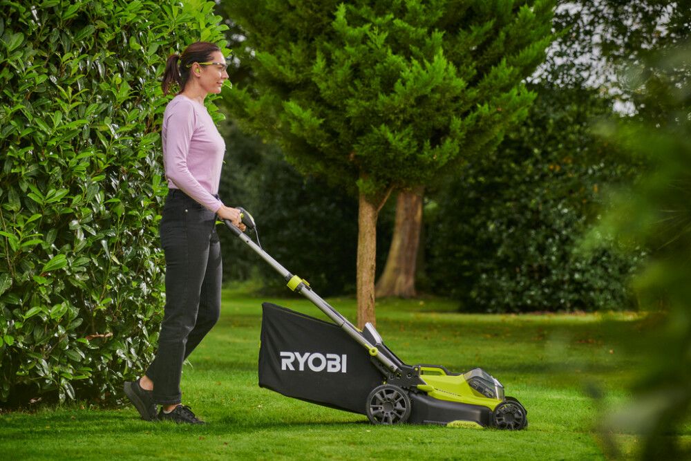 Sláttuvél 18V 40cm Ryobi ONE+ RY18LMX40C-250