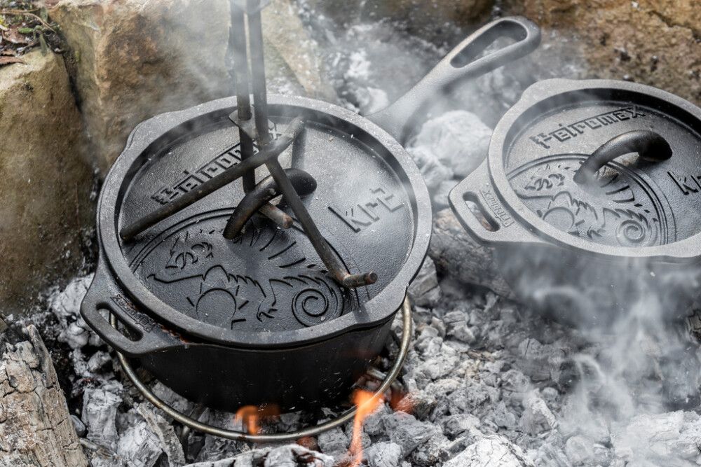 Steypujárnspottur með loki 2L Petromax