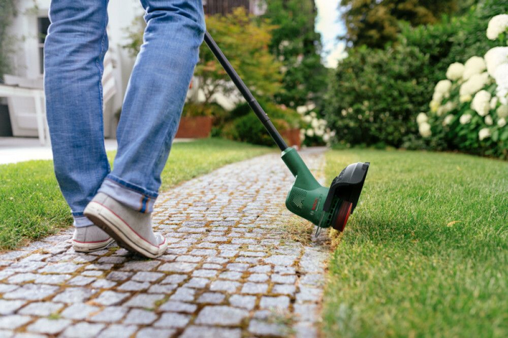 Sláttuorf 2x2Ah 18V Bosch EasyGrassCut 26cm