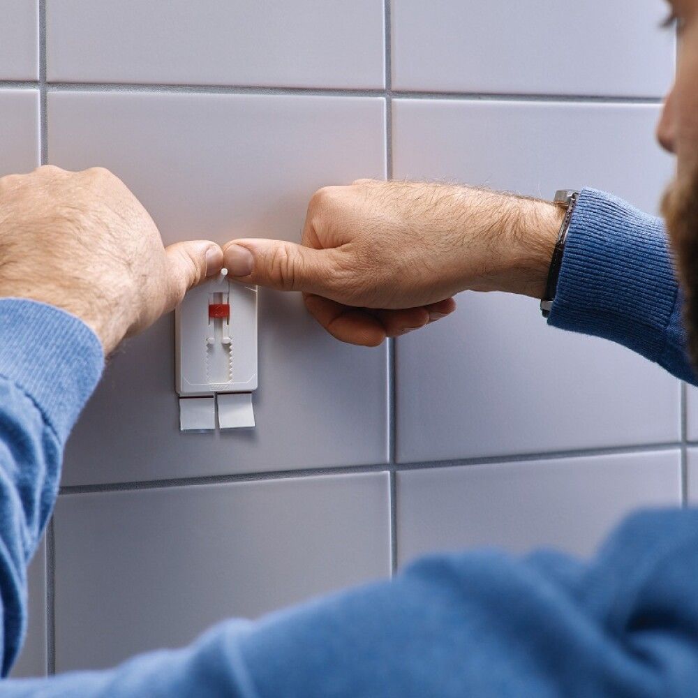 Veggfesting á flísar og málm stillanleg límd Tesa 4kg 2stk