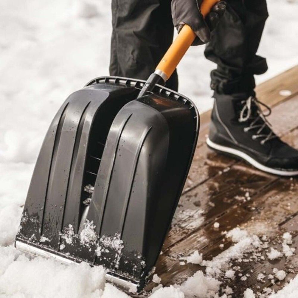 Snjóskófla Fiskars X-Series 132 cm