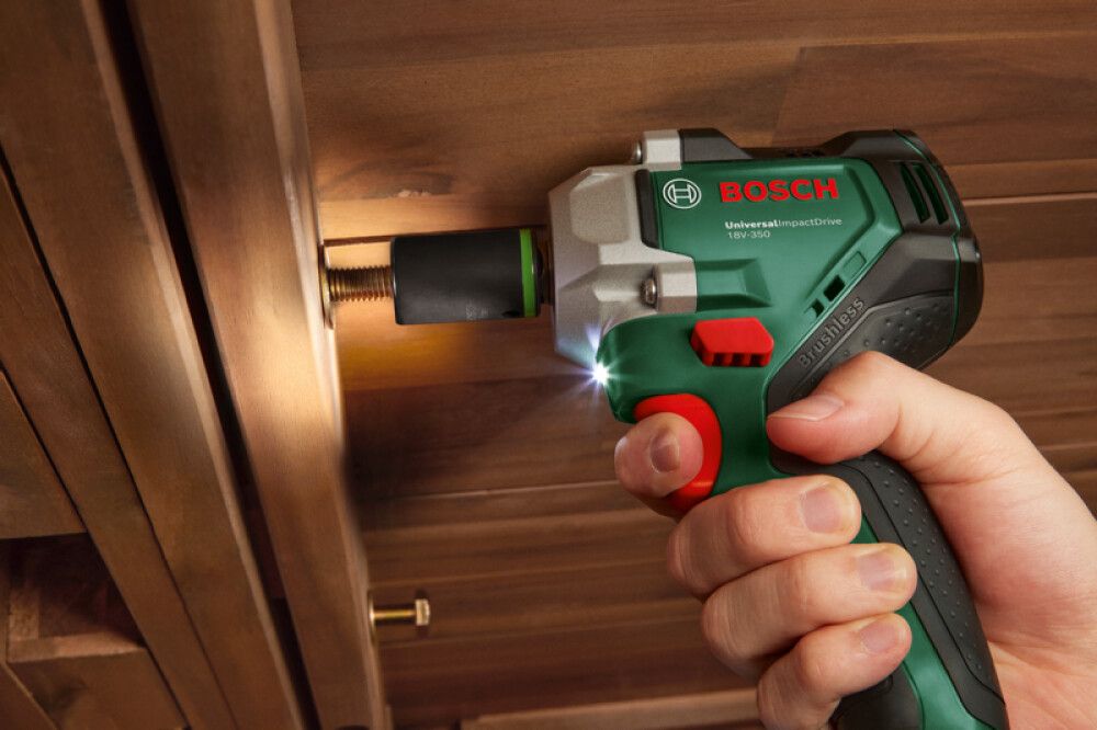 Hersluvél 18V Bosch UnivarsalImpact án rafhlöðu